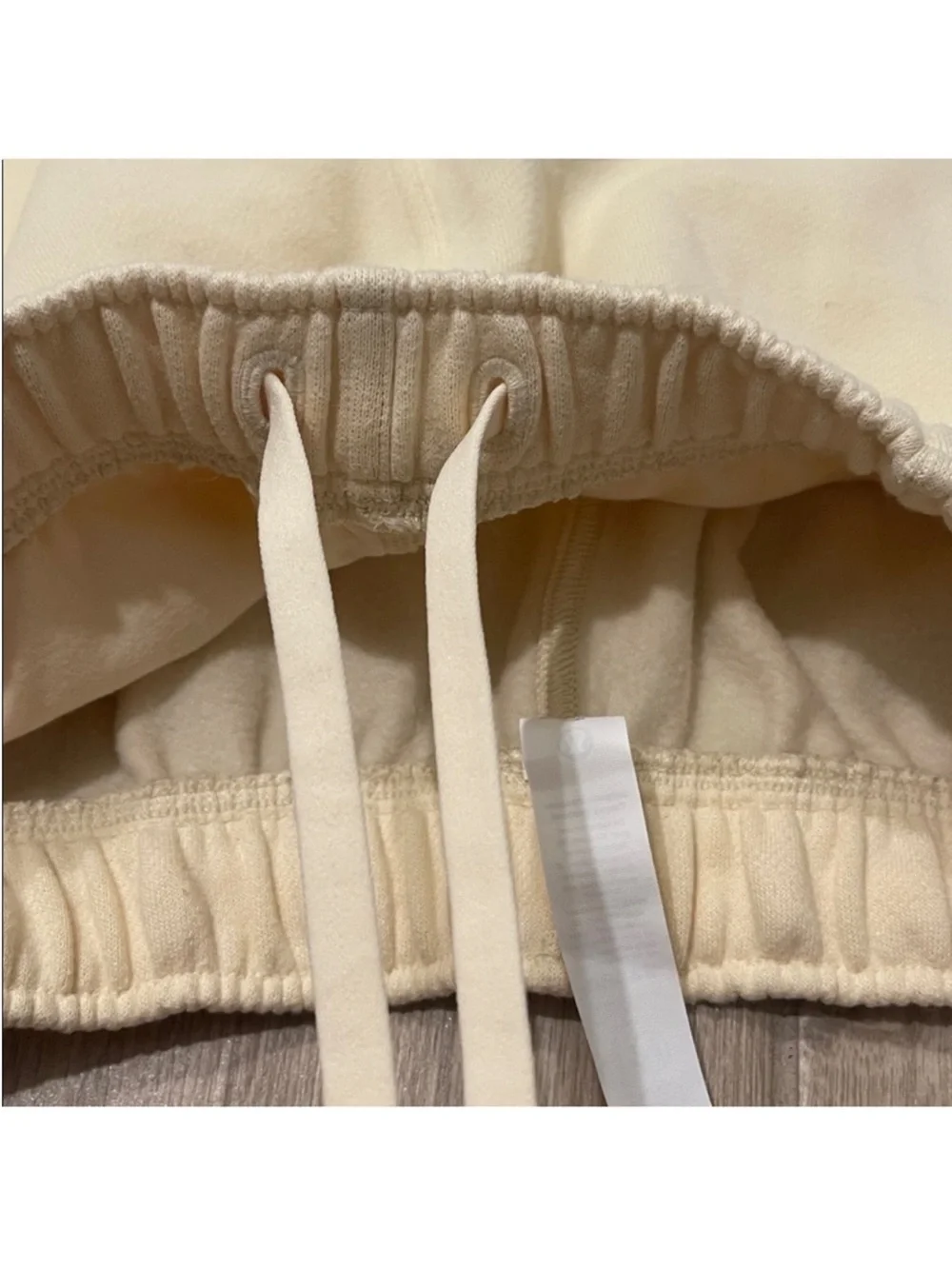 Lululemon Scuba Oversized Sweat Shorts Graphic Butter Cream 7